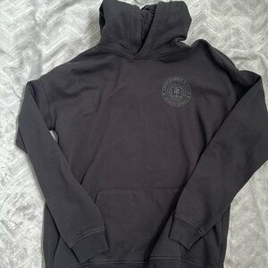 Size 15/16 boys Abercrombie dark grey sweatsuit. Great condition.